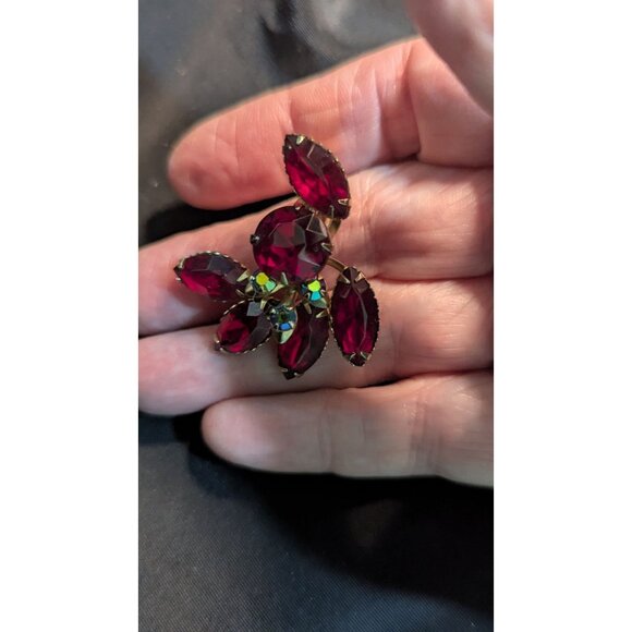 Vintage Red Rhinestone Clip-On Earrings Floral Shape Glam Jewelry estate - Picture 2 of 5